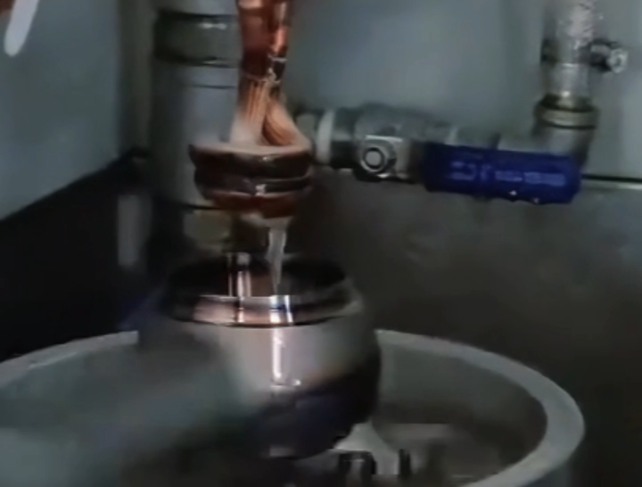 ?球头座异形件淬火难题？高频淬火机床一站式解决