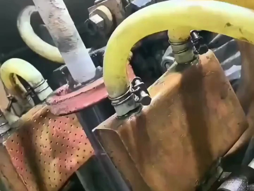 高频感应淬火与中频淬火有什么分歧？好多人分不清高频和中频淬火怎么。